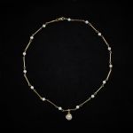 606425 Pearl necklace